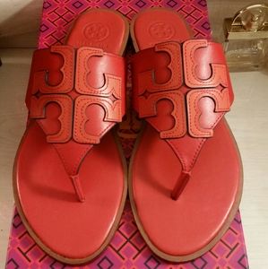 •TODAY ONLY•Tory Large Emblem Sandal in Red Canyon